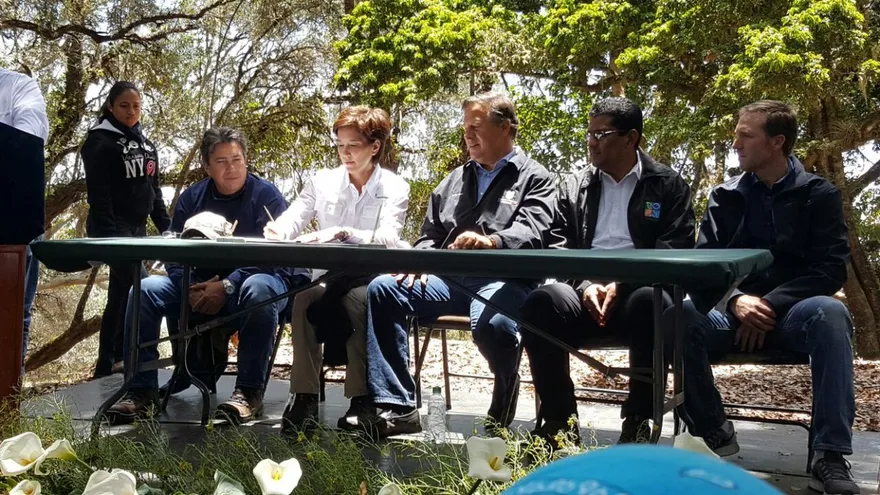 Firman decretos para promover turismo en áreas protegidas de Chiriquí