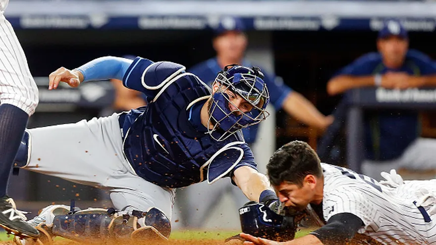 Momento en que Jacoby Ellsbury se roba el 'home plate'
