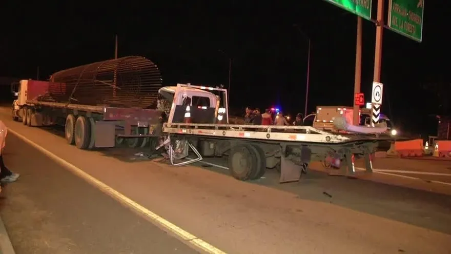 Conductor muere tras chocar contra mula