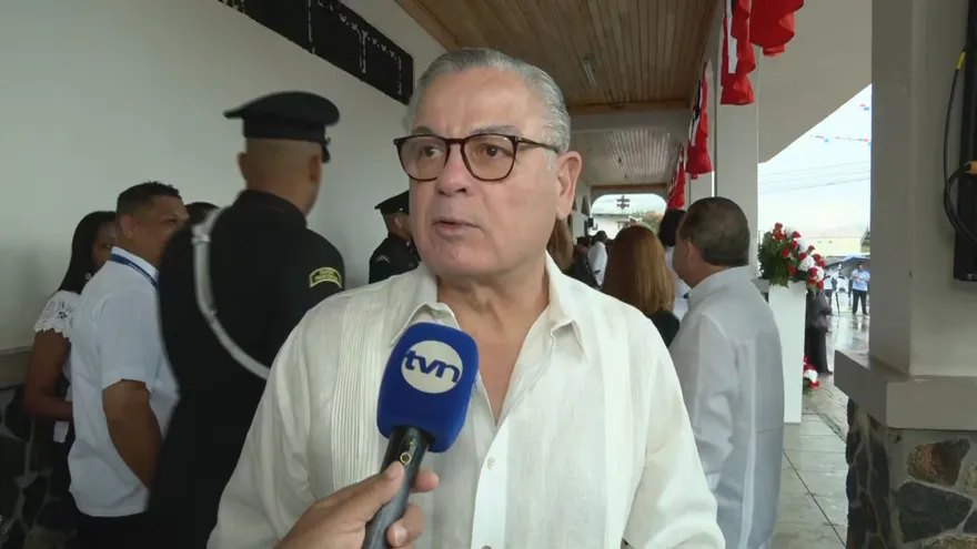 El contralor de la República, Anel Flores.