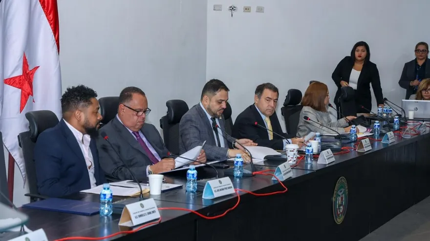 Diputados conversan anteproyecto de ley de estacionamientos públicos