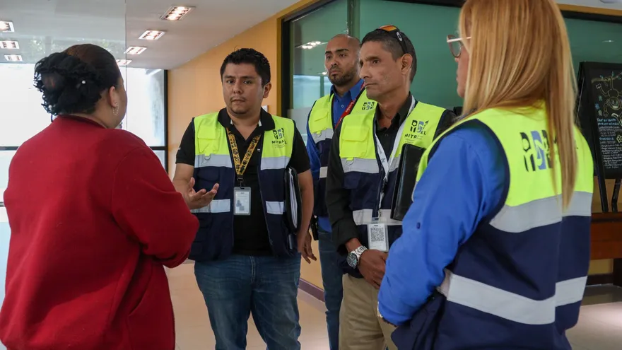 Panama labor inspectors detained during hotel inspection