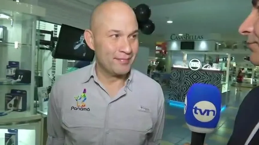 Ministro Him da declaraciones en el marco del 'Black Friday'