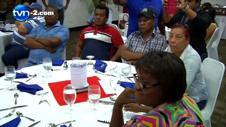 Políticos reaccionan ante encuesta sobre crisis del PRD