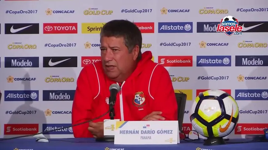 Hernán Darío Gómez en conferencia de prensa