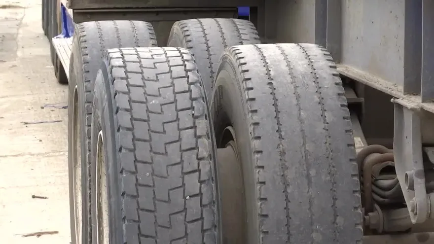 Camiones siguen sin control en las calles