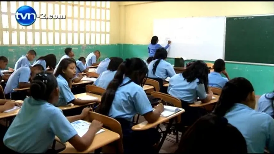 Evalúan aumento de monto de becas por concurso