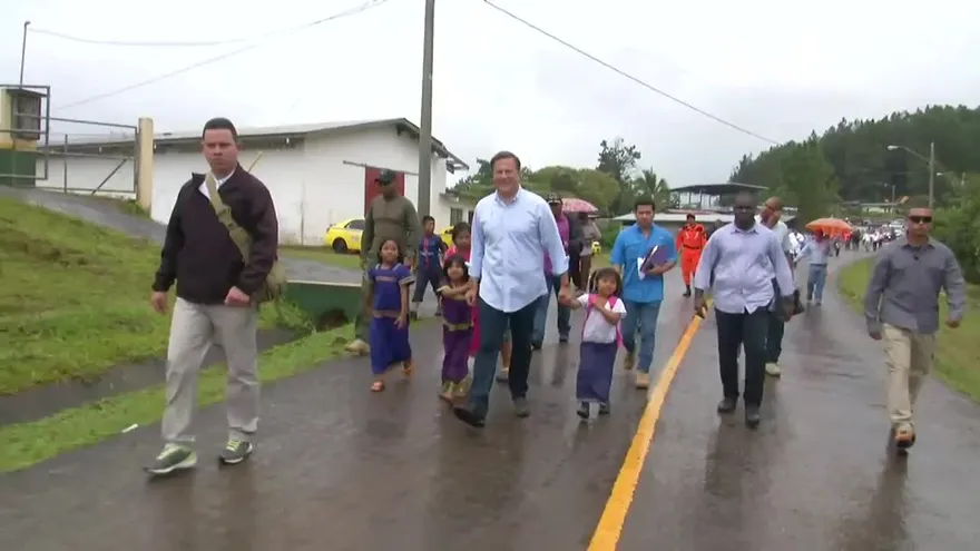 Varela asegura que docentes en paro son una minoría