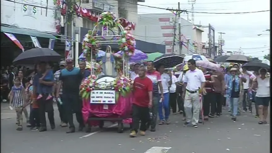 Santiagueños celebran a la Virgen de la Medalla Milagrosa