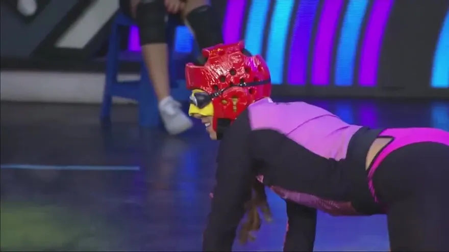 ¡El que se fue de la villa perdió su silla... y bailando y gateando más!