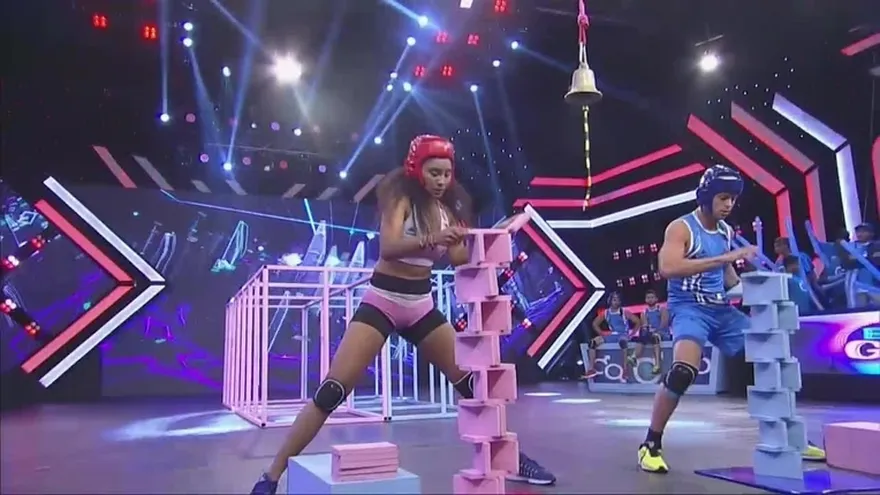 ¡Los guerreros debían mantener la concentración para armar la Torre de Madera!