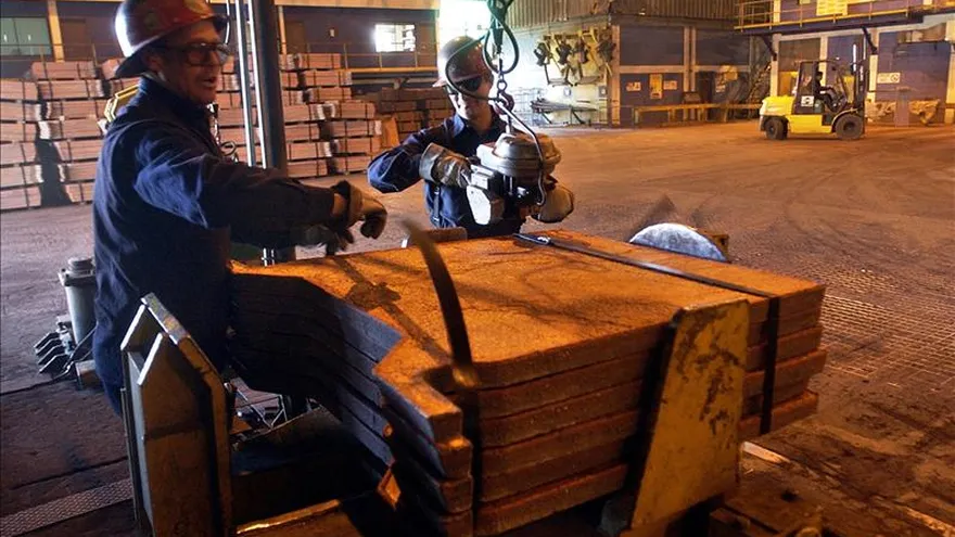 Los trabajadores contratistas de la Corporación del Cobre (Codelco) de Chile