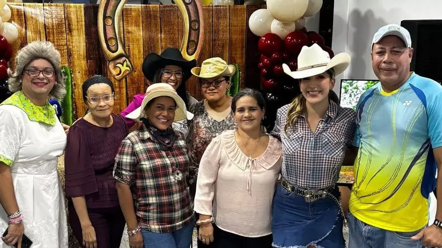 Las noveleras y noveleros disfrutaron de la premier