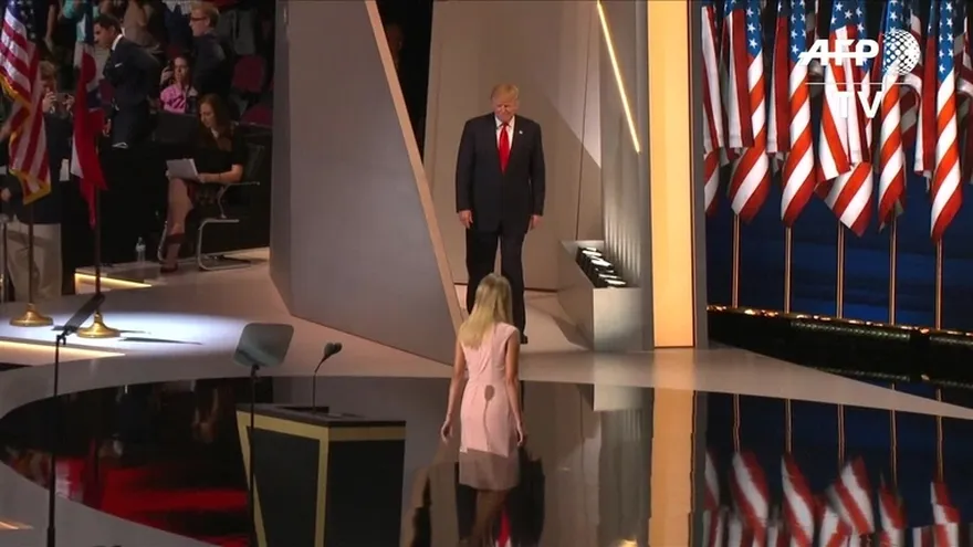 Un Trump triunfal promete a Estados Unidos orden y seguridad