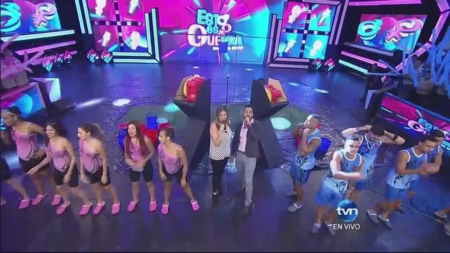 ¡No pararás de reír con la batalla en el Karaoke de Guerra!