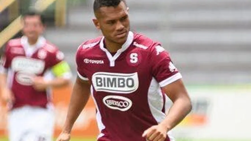 Rolando Blackburn, colaboró en goleada del Saprissa a la UCR