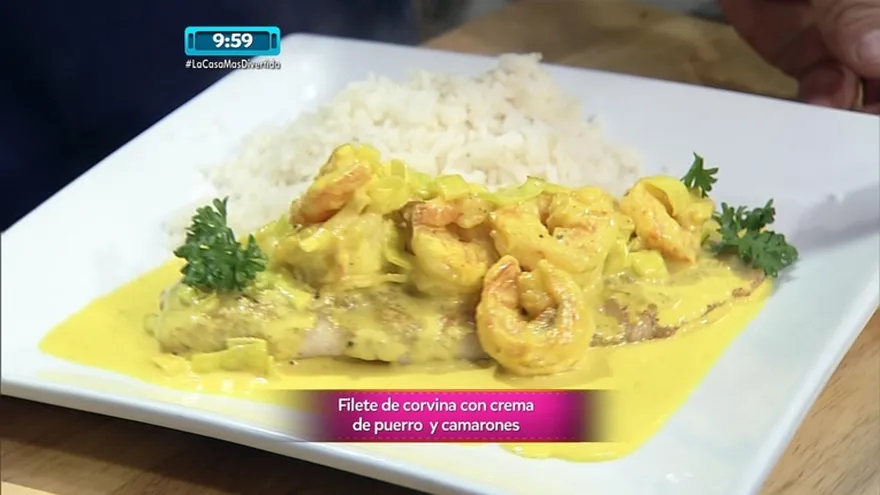 Filete de Corvina con crema de puerco y camarones