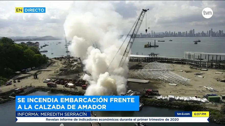 Se incendia embarcación cerca de la Calzada de Amador