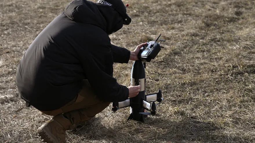 Desde que comenzó la guerra en Irán, los fabricantes ucranianos de interceptores de drones aseguran estar desbordados por  solicitudes  de Oriente Medio, y esperan la autorización de su gobierno para exportar.