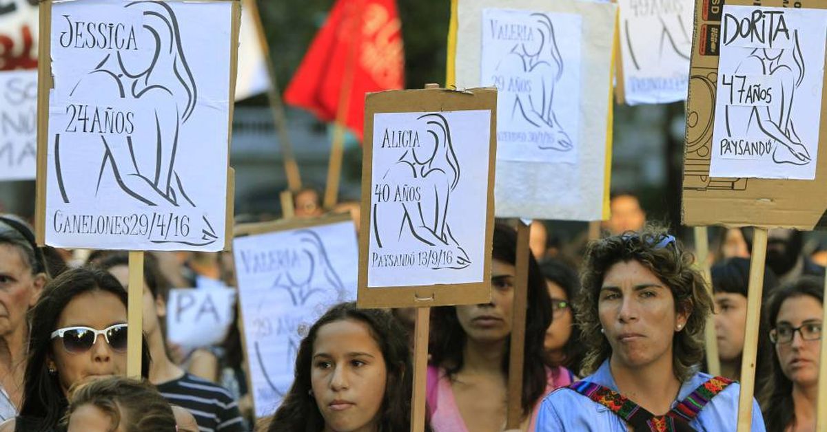 Mujeres se manifiestan en Montevideo en contra del último feminicidio ...