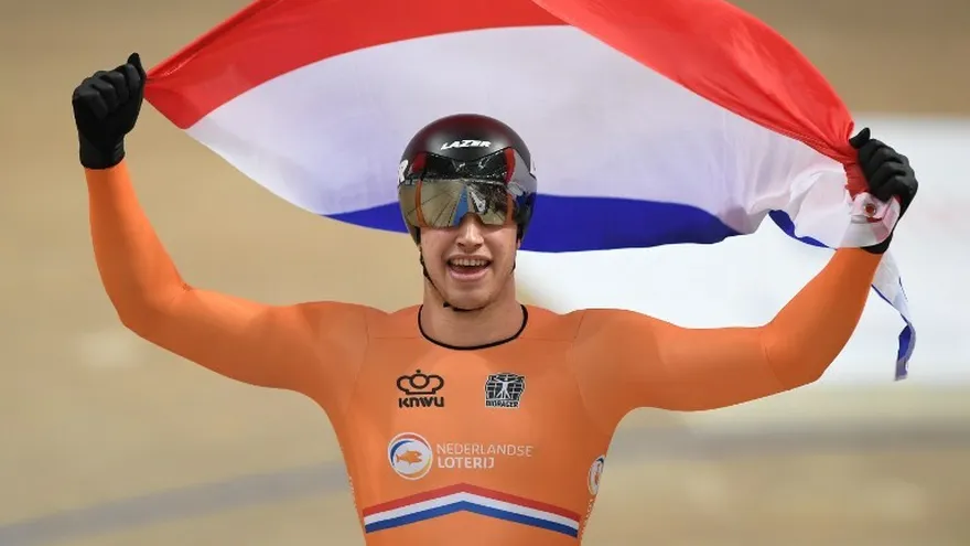 Holandés Lavreysen se proclama campeón del mundo de velocidad en pista