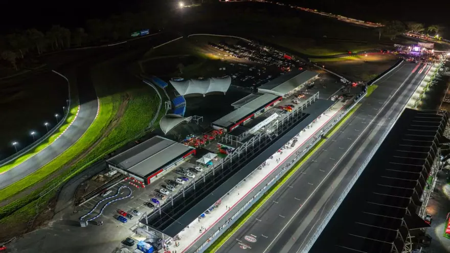 Pista del Autódromo Panamá iluminada para la ocasión