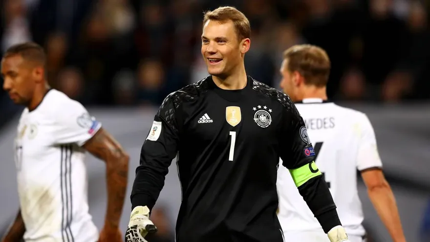 Neuer sigue en camino para ir con Alemania al Mundial de Rusia 2018