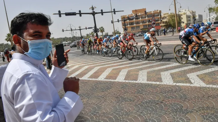 Canceladas las dos últimas etapas de Vuelta ciclista a Emiratos por coronavirus