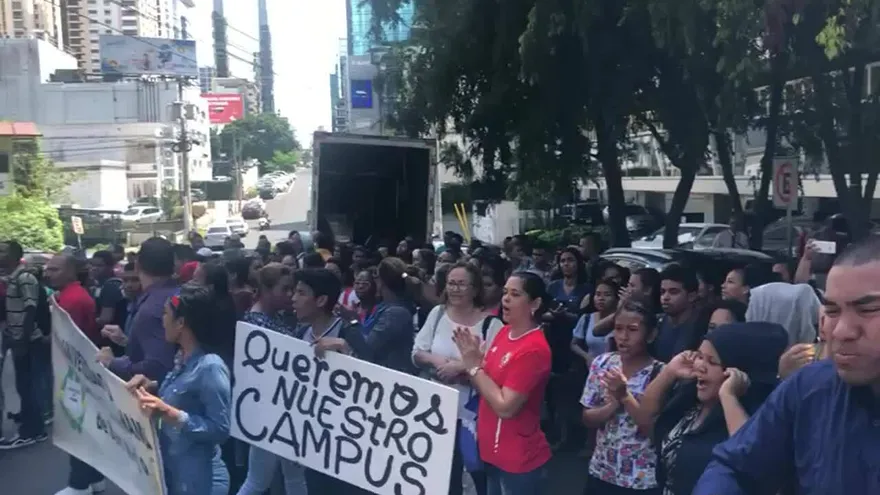 Estudiantes y docentes del Crusam piden nueva sede
