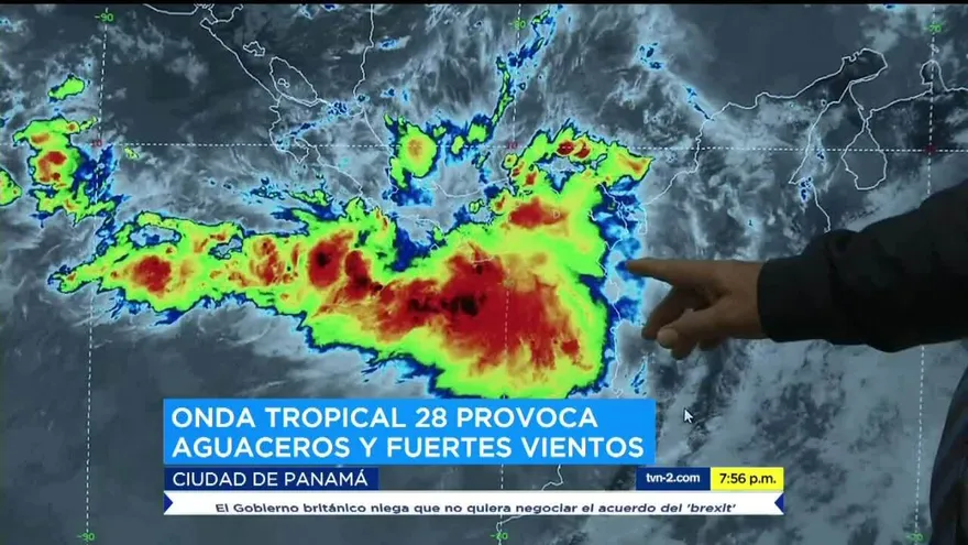 Onda tropical 28 provoca aguaceros y fuertes vientos