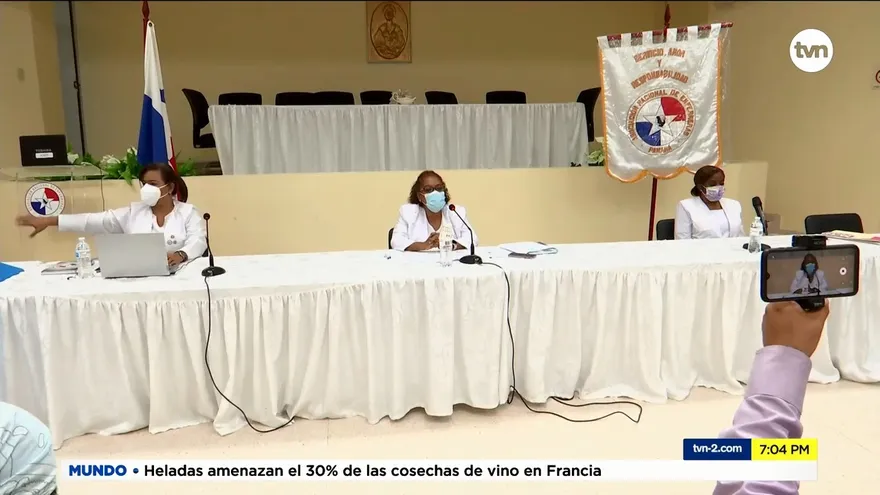 Enfermeras amenazan con ir a huelga