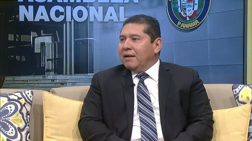 Rubén De León busca reelección en la presidencia de la AN