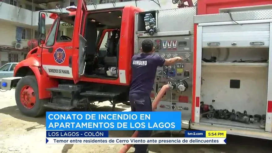 Bomberos atienden incendio en un apartamento en Colón
