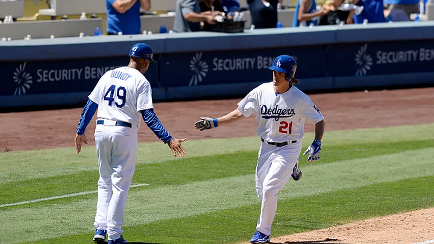 Además de lanzar bien, Zack Greinke pegó un cuadrangular