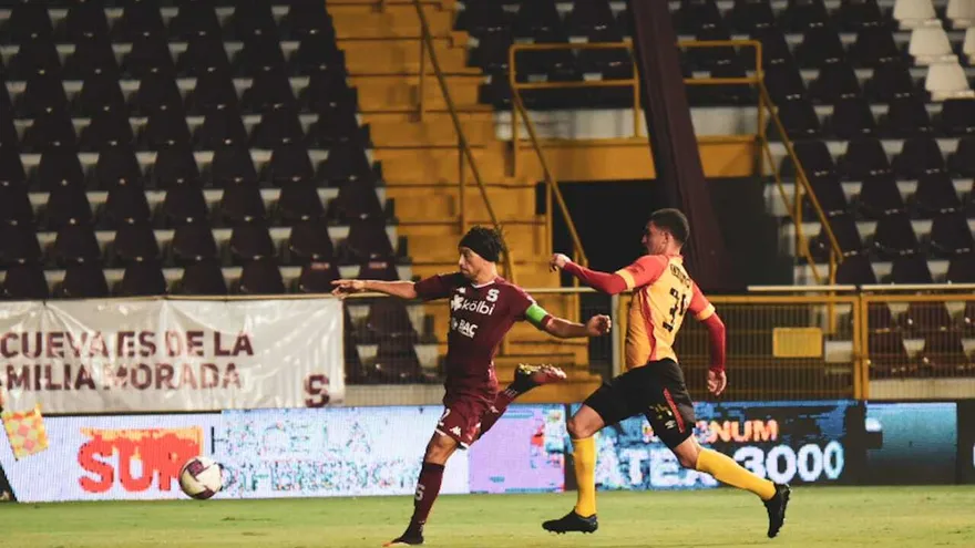 Costa Rica marcó el retorno del fútbol de liga en América