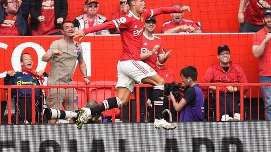 Cristiano Ronaldo celebra su gol en Old Trafford.