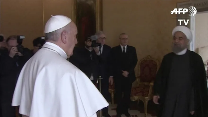 Papa pide a Irán que promueva soluciones en Medio Oriente