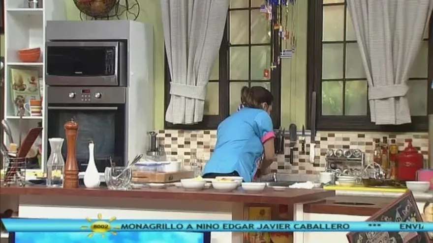 Pinchos de Frutas con salsa de yogurt y miel