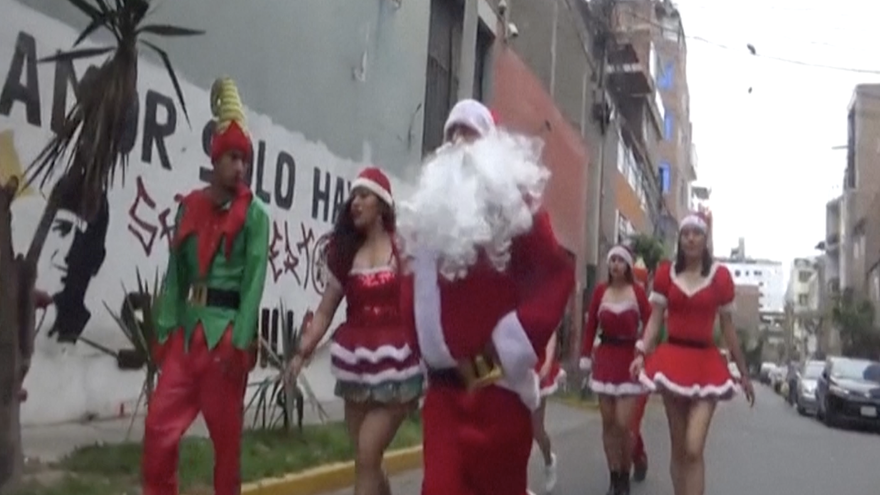 Papá Noel y sus ayudantes captura banda narcotraficante en Perú.