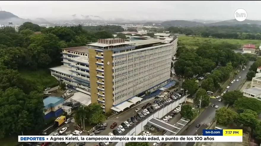 Director del Complejo de la CSS justifica su viaje a Hawái