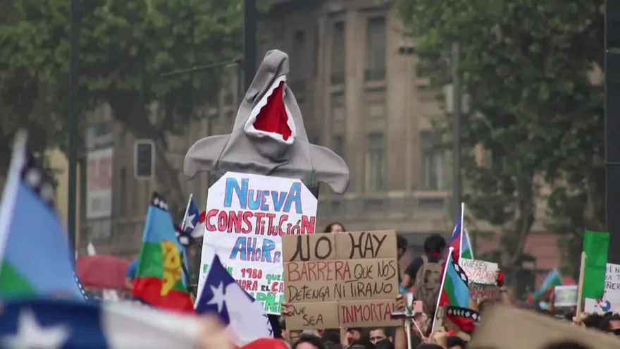 Histórico acuerdo en Chile de plebiscito para dejar atras Constitución de Pinochet