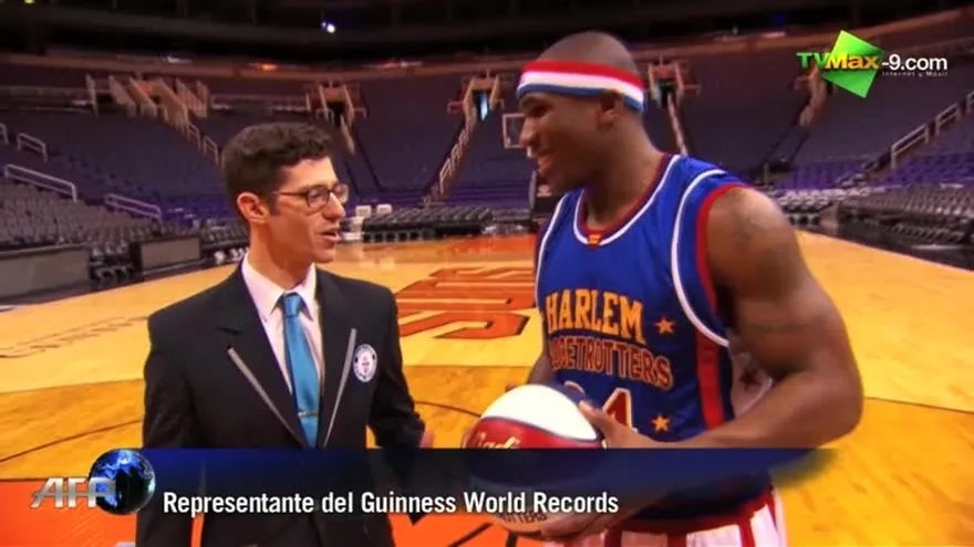 Encesta de espaldas y a 25 m de distancia, es r