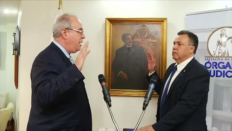 Reacciones a reelección de Ayú Prado