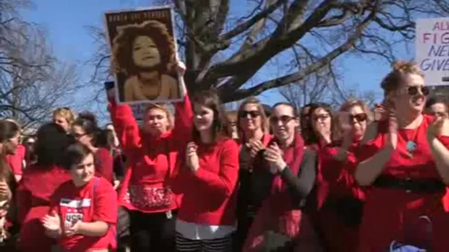 Demócratas critican a Trump y piden más igualdad salarial para las mujeres