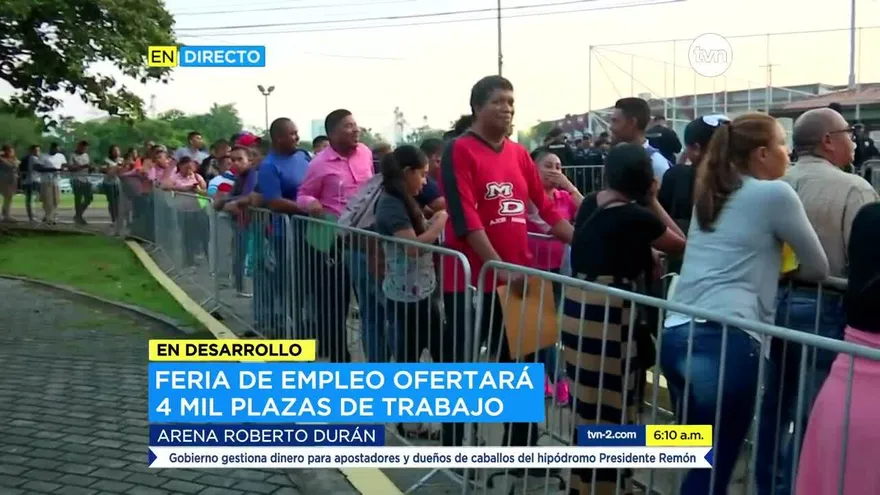 Largas filas para la Feria de Oportunidades