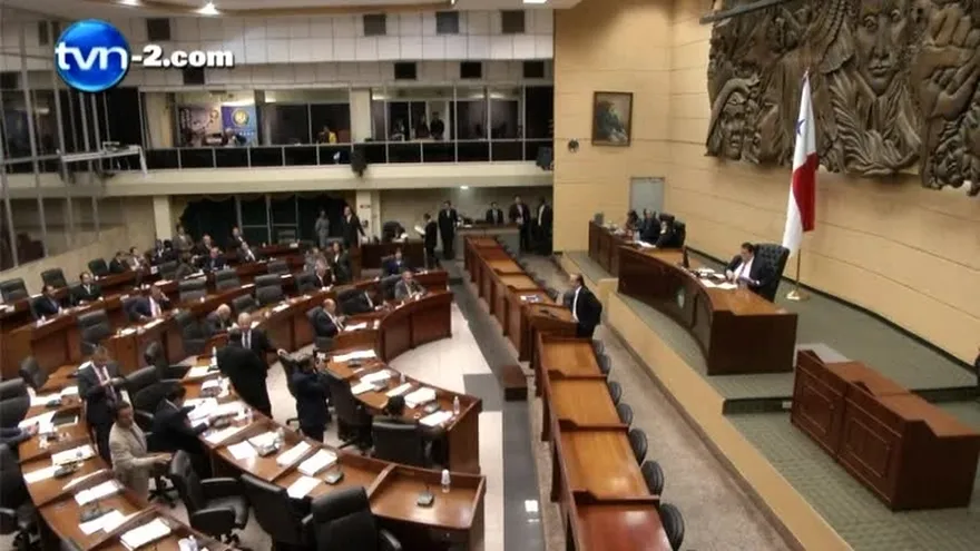 Ministro de Salud presenta siete proyectos de ley en sesiones extraordinarias