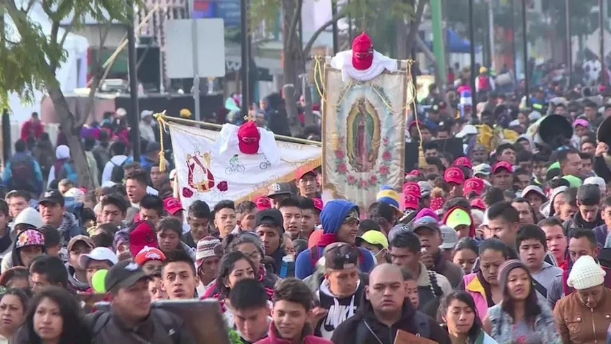 Millones de fieles visitan a la virgen de Guadalupe en México