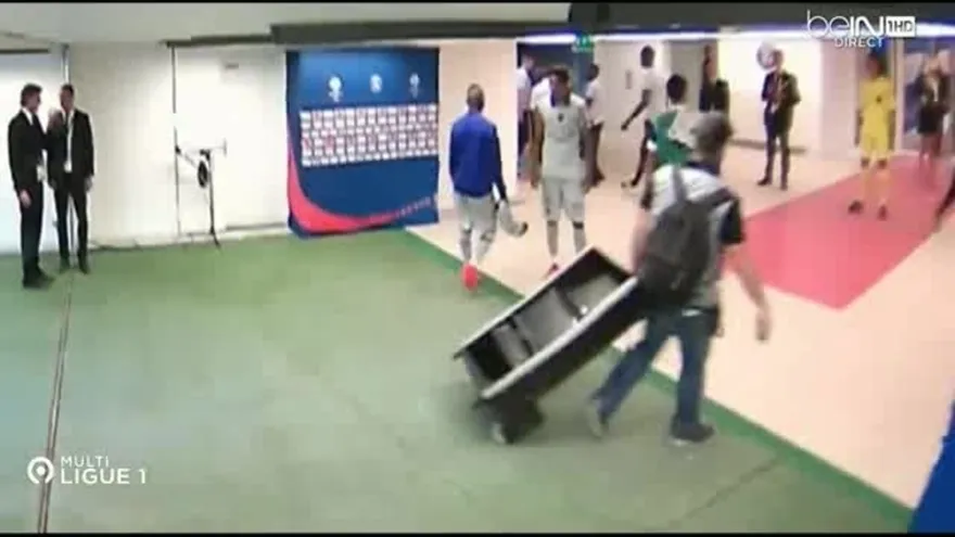 Brandao, un mes de carcel por su cabezazo a Thiago Motta