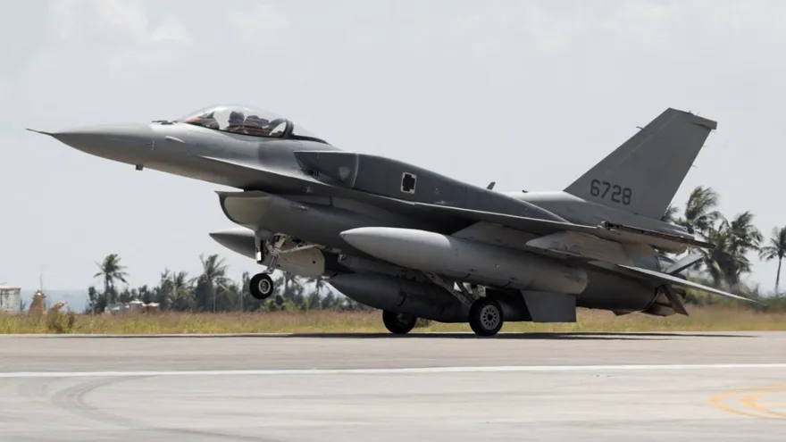 Taiwán recibe sus primeros aviones de combate F-16V fabricados en EEUU