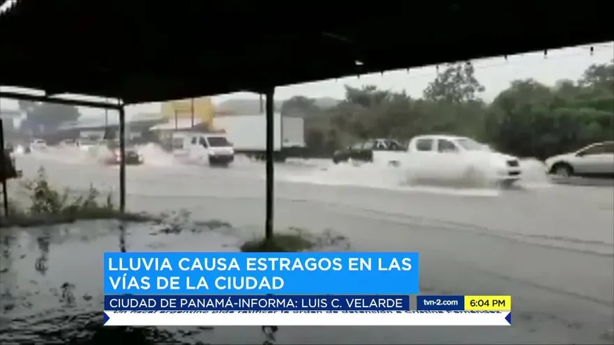 Inundaciones en varios puntos de la ciudad capital